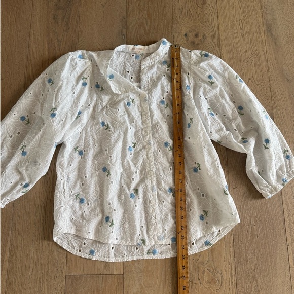 Solitaire Embrodiered Floral Top White Blue Large - Picture 2 of 5